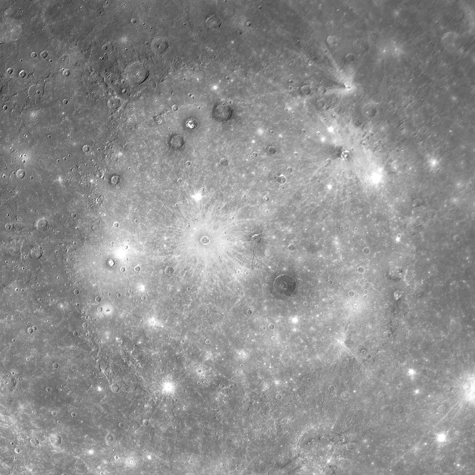 Ảnh ghép đơn sắc bồn địa Caloris và các địa hình xung quanh trên Sao Thủy
